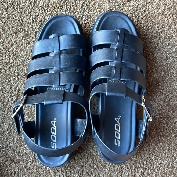 Like New: Soda Sandals - Black Size 7 Style: Vicky - Picture 3 of 6